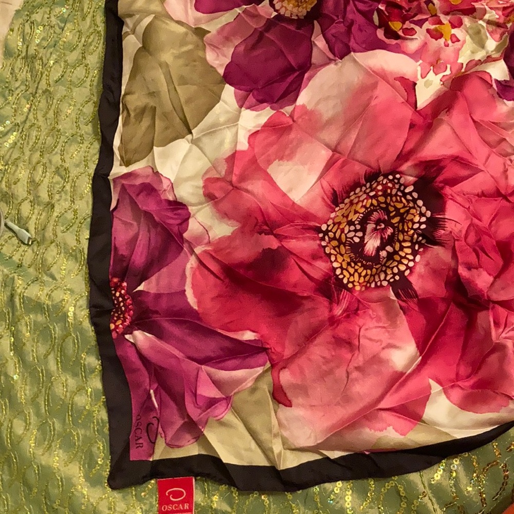 Oscar de la renta scarf 100% silk